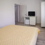 Casa Cretu Pensión *