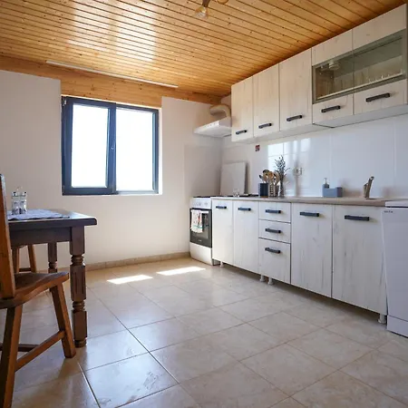 Casa Cretu Guest house