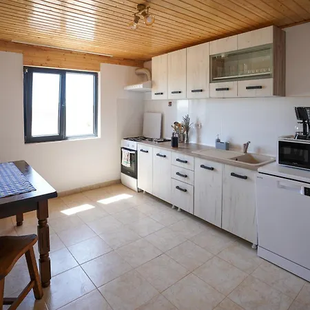 Vendégház Casa Cretu *